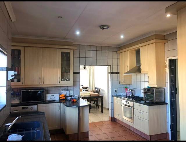 4 BEDROOM HOUSE FOR SALE IN ALBEMARLE